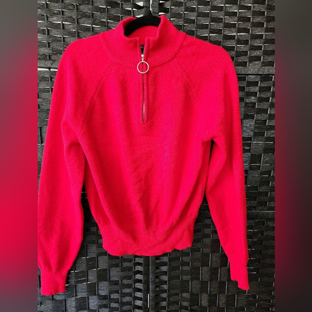 Forever 21 Red Pullover Sweater With Gold Zipper Size Large